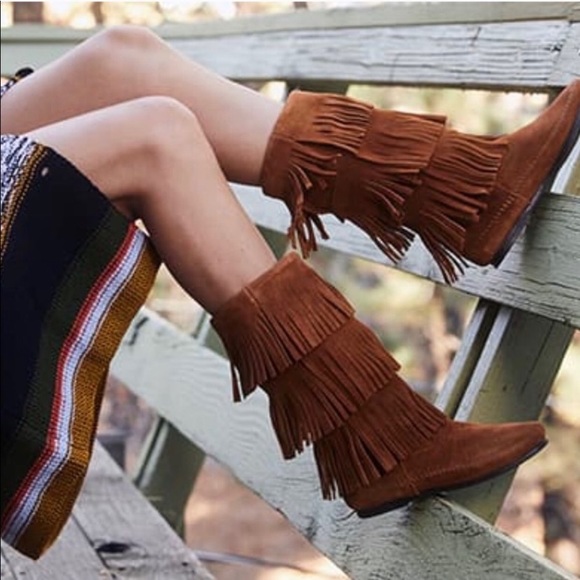 Minnetonka Shoes - Minnetonka Fringe Suede boots size 7